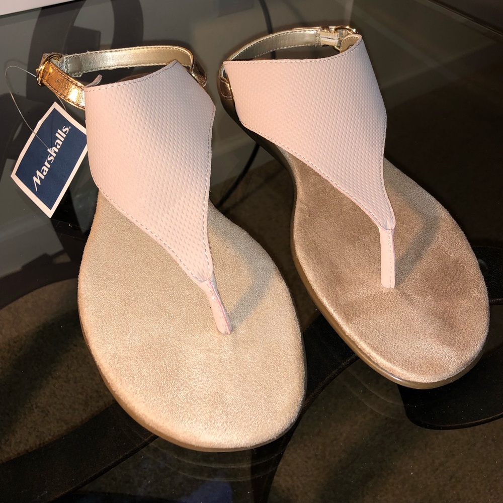 New Aerosoles blush pink and gold sandals